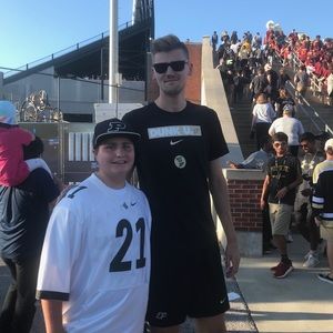 Meet your Posher, Peyton